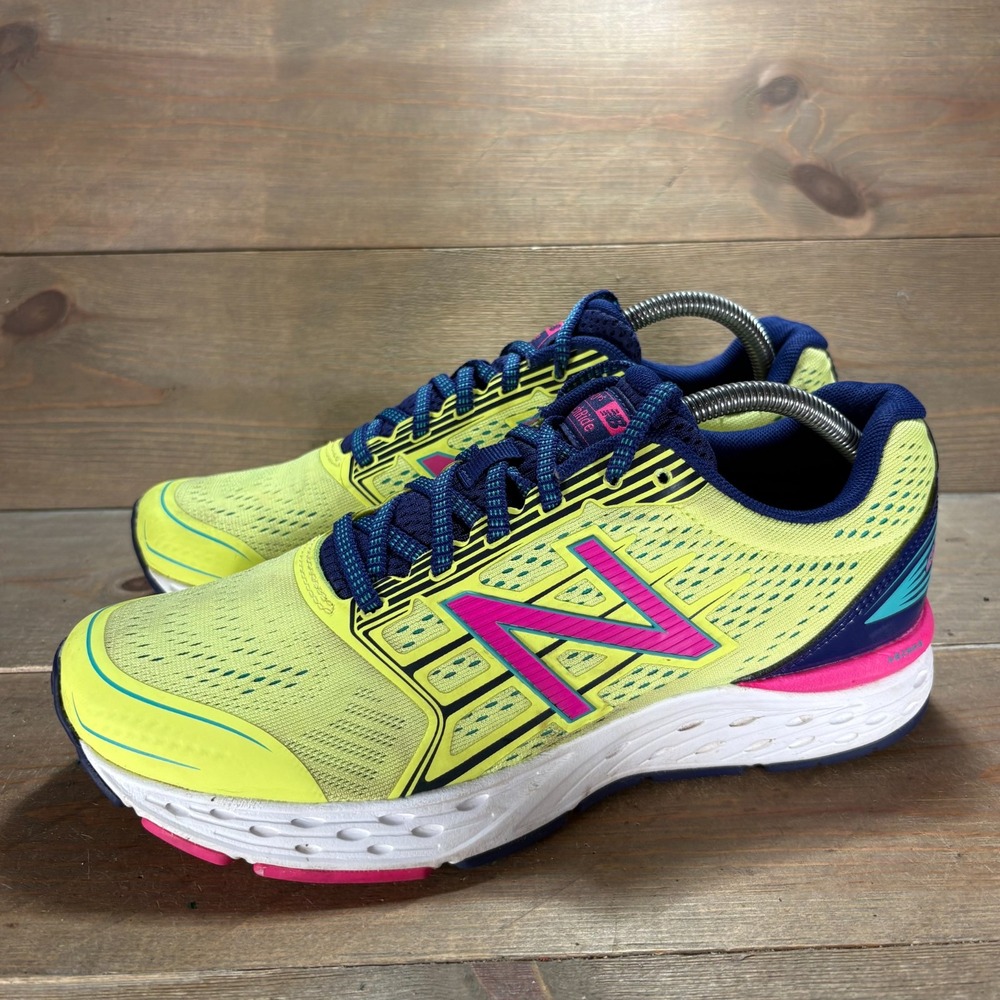 New Balance 680v5 Womens size 10 shoes Yellow Lace Up Cushioned Running sneakers